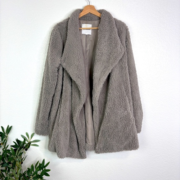 BB DAKOTA Daylin Faux Fur Teddy Coat Sherpa - Large - Picture 2 of 10